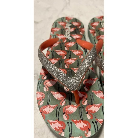 Girls Reef Flip Flops Green w Pink Flamingos Size 11/12 - Picture 2 of 4